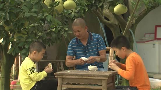 四川广汉：柚子带来新财富 给农户带来八万元的年收入
