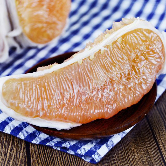 琯溪蜜柚芽变培育出来的新品种黄肉柚在湖南郴州栽培表现