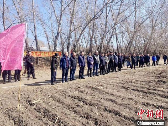 黑龙江省抢抓农时种大田 春播已种20.4万亩田