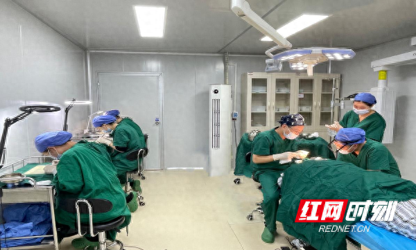 永州市第四人民医院开展自体毛发移植术解决“秃如其来”困扰