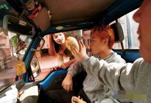 14岁少女路边卖槟榔，揭露出一段台湾经济发展的心酸往事