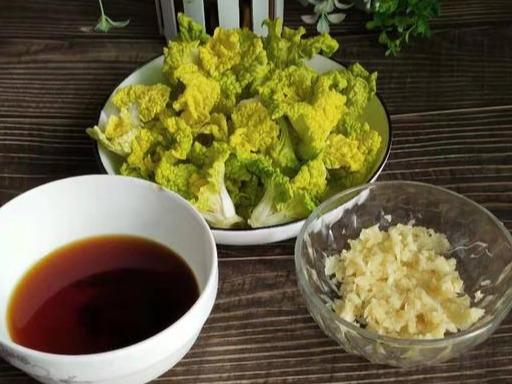 淮南有名的“黄心乌菜”，不用炒不用煮，3分钟上桌，一盘不够吃